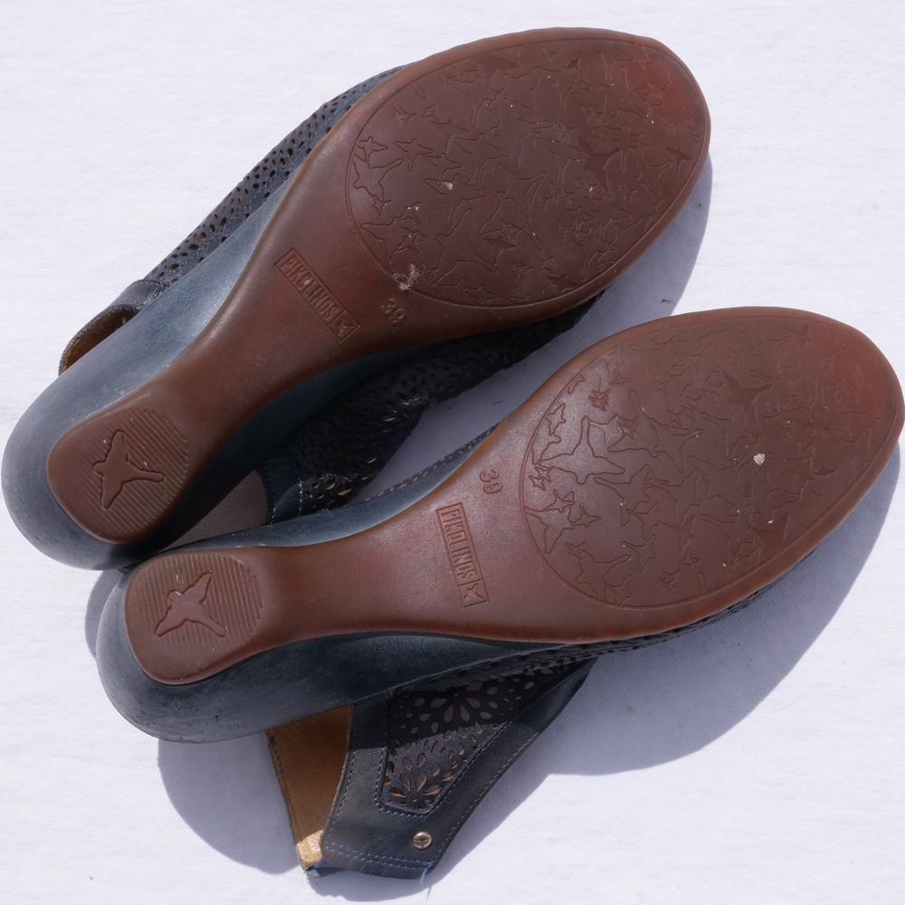 Modern Pikolins Romana perforated deep green leather sling back wedge sandals - Picture 3 of 8